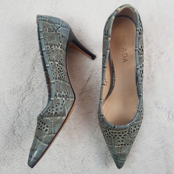 SOLD! ESCADA Laser Cut Faux Alligator Pumps - Picture 8 of 8